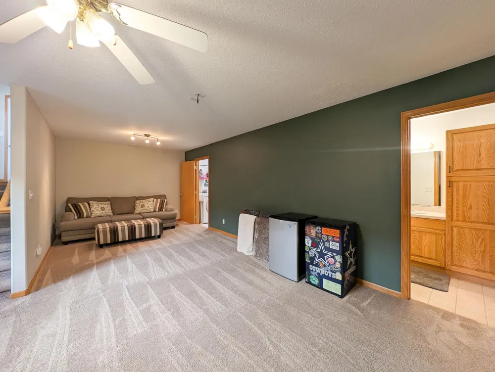 707 14TH AVENUE E West Fargo, ND 58078