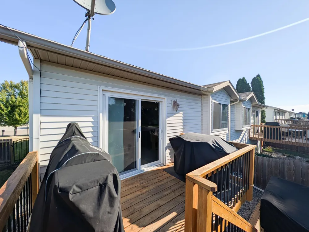 707 14TH AVENUE E West Fargo, ND 58078