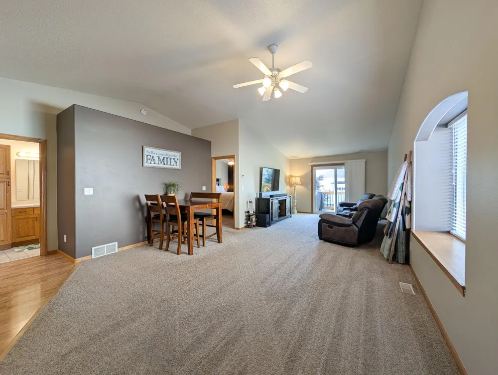 707 14TH AVENUE E West Fargo, ND 58078