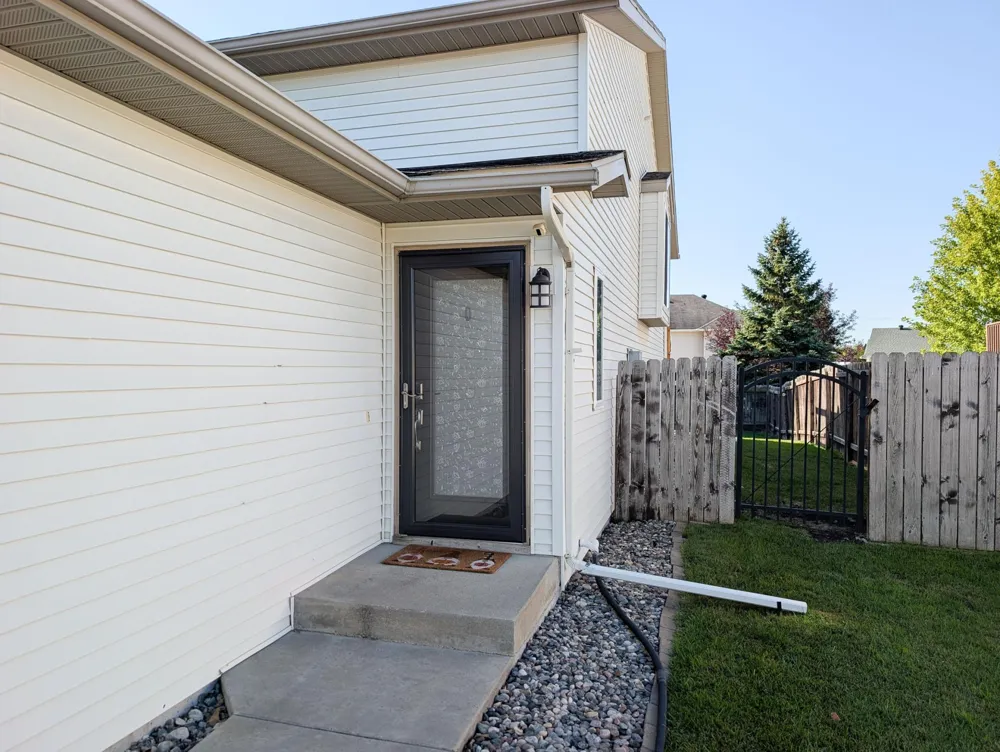 707 14TH AVENUE E West Fargo, ND 58078