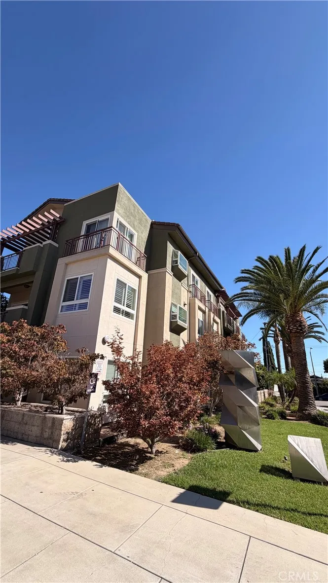 228 S Olive Alhambra, CA 91801