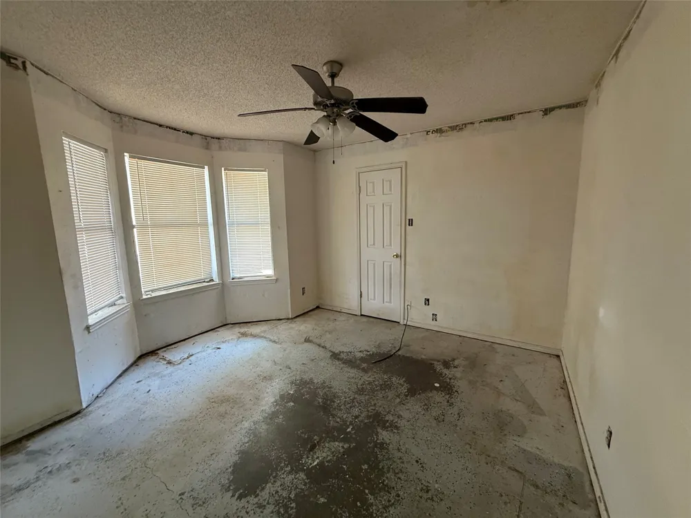 6313 Overlake Drive Fort Worth, TX 76135