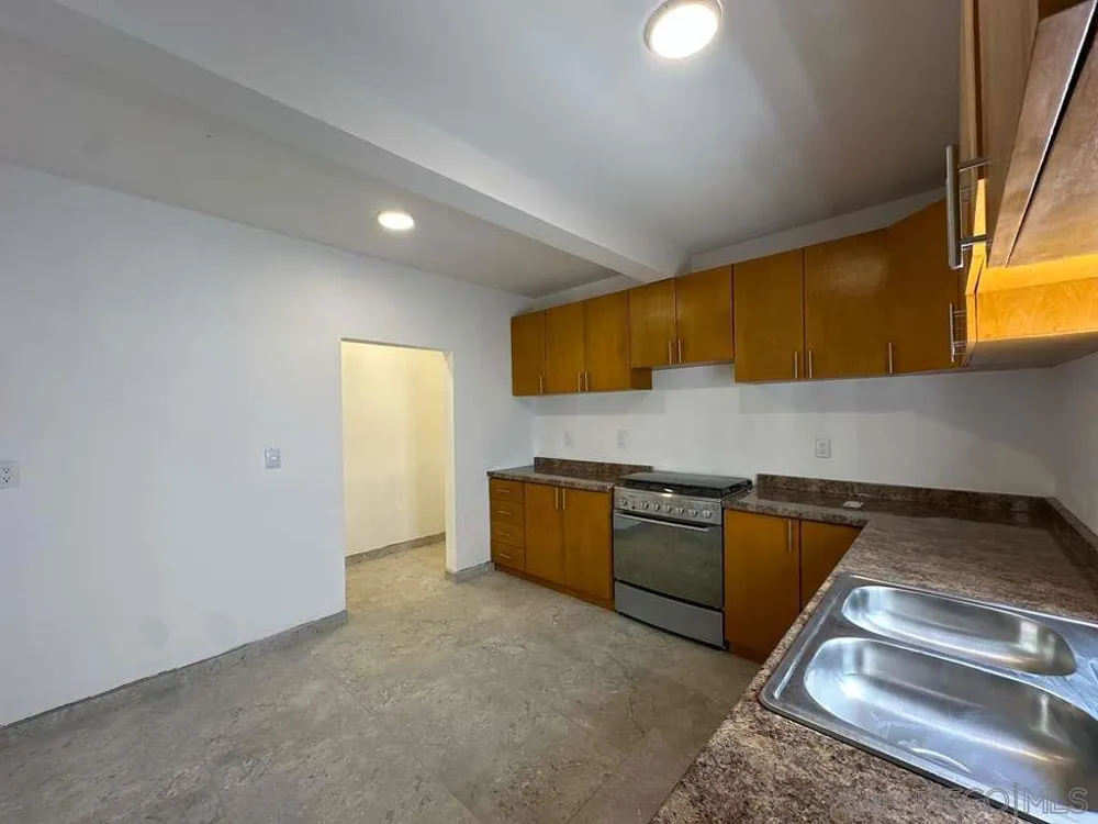 206 Ave. Santa Monica, Col. San Miguel Tijuana Mexico Other, CA 99999