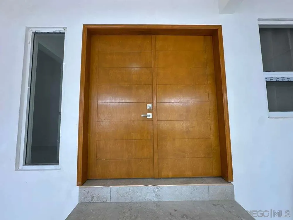 206 Ave. Santa Monica, Col. San Miguel Tijuana Mexico Other, CA 99999