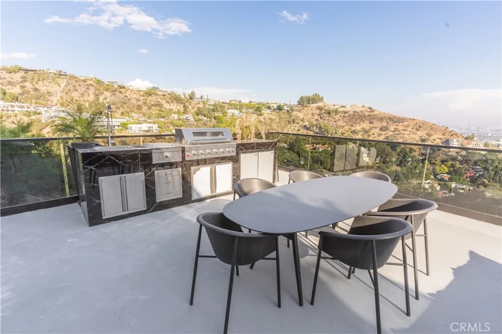8148 Gould Avenue Hollywood Hills, CA 90046