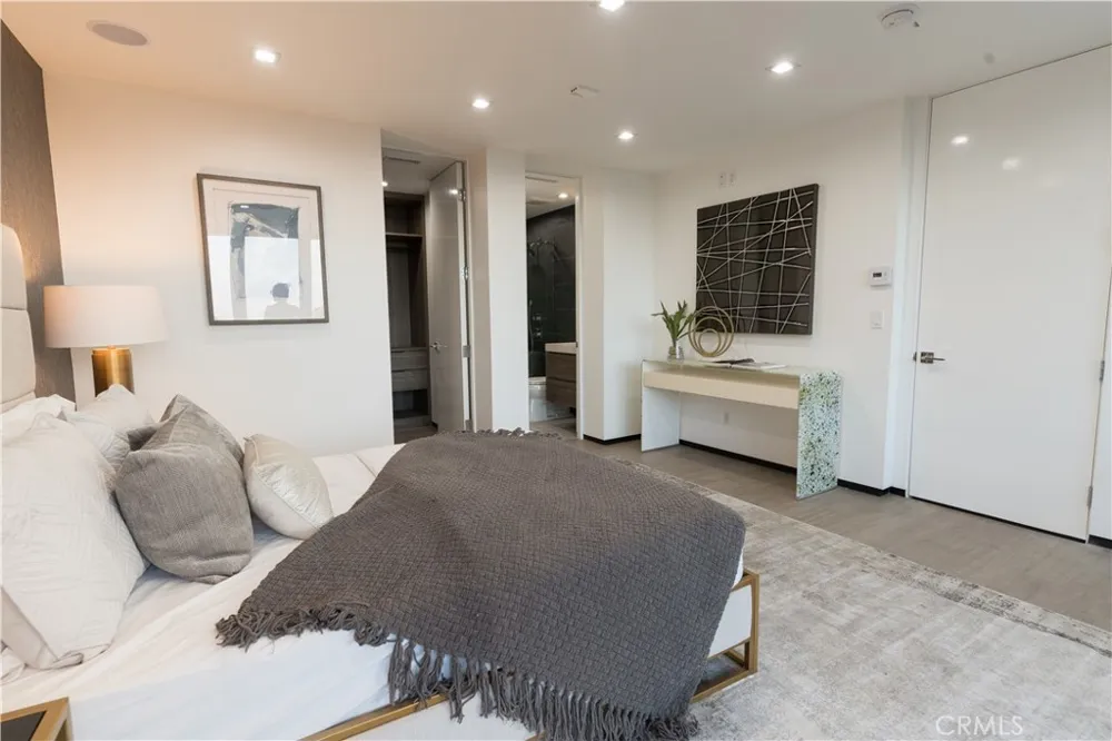 8148 Gould Avenue Hollywood Hills, CA 90046