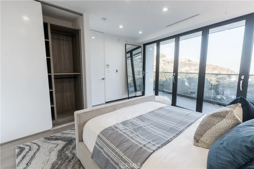 8148 Gould Avenue Hollywood Hills, CA 90046