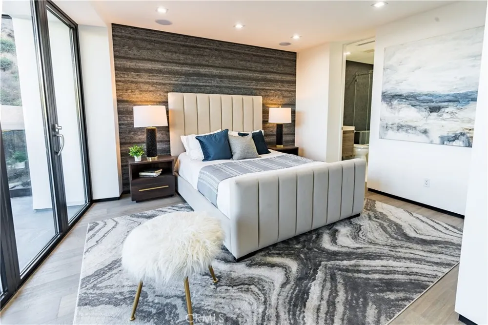 8148 Gould Avenue Hollywood Hills, CA 90046