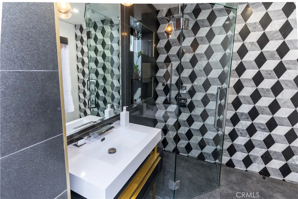 8148 Gould Avenue Hollywood Hills, CA 90046