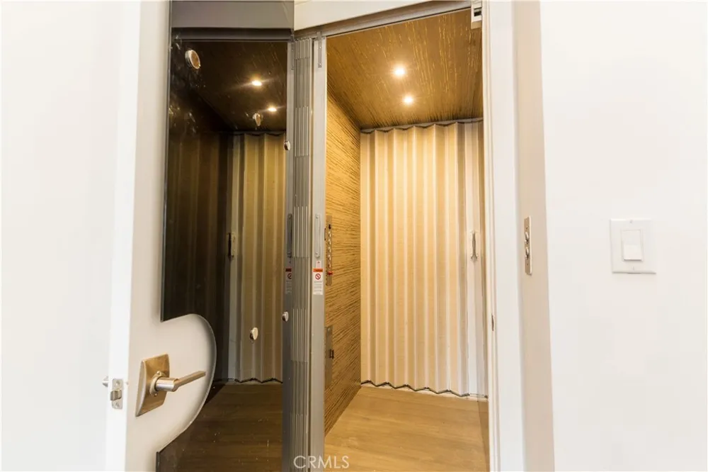 8148 Gould Avenue Hollywood Hills, CA 90046