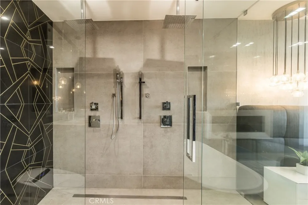 8148 Gould Avenue Hollywood Hills, CA 90046