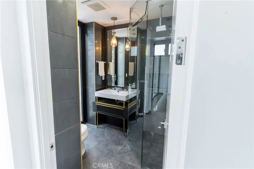 8148 Gould Avenue Hollywood Hills, CA 90046