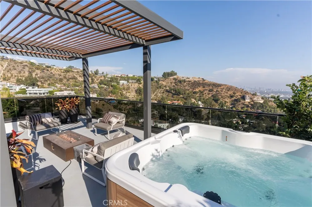 8148 Gould Avenue Hollywood Hills, CA 90046
