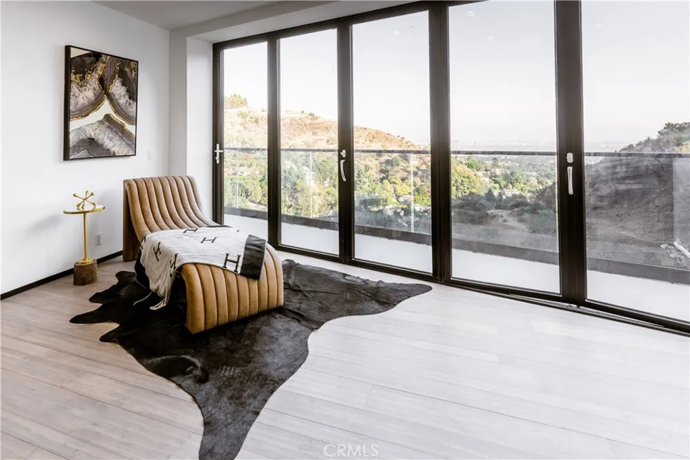 8148 Gould Avenue Hollywood Hills, CA 90046