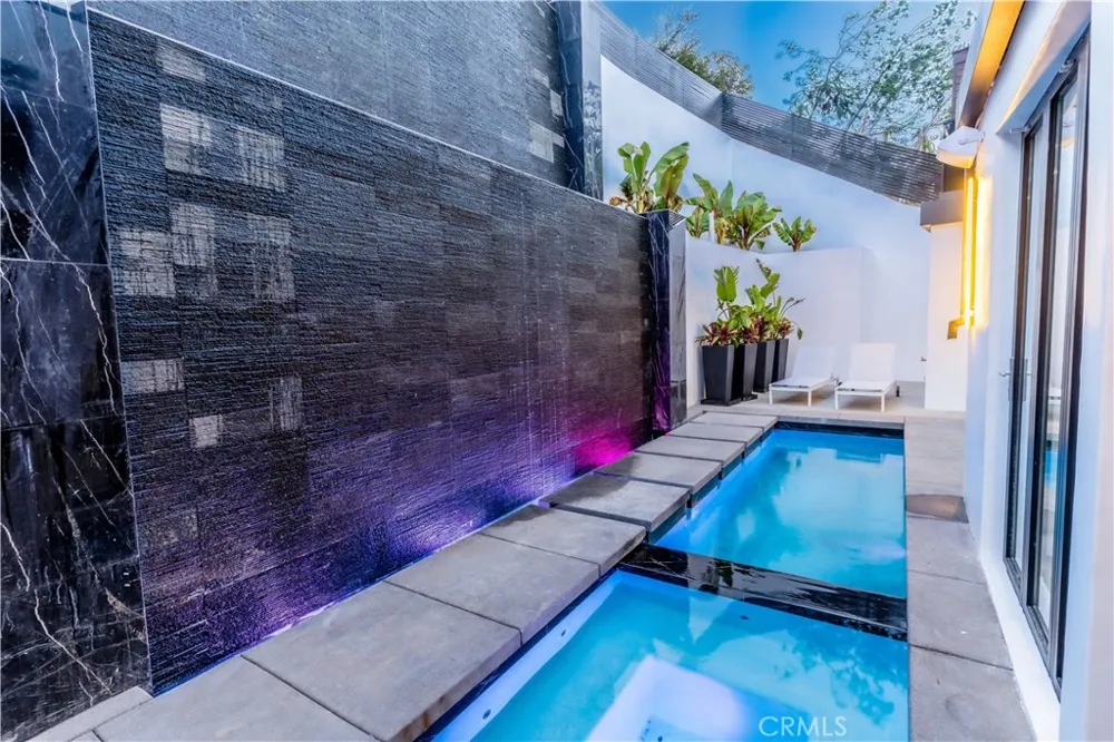 8148 Gould Avenue Hollywood Hills, CA 90046