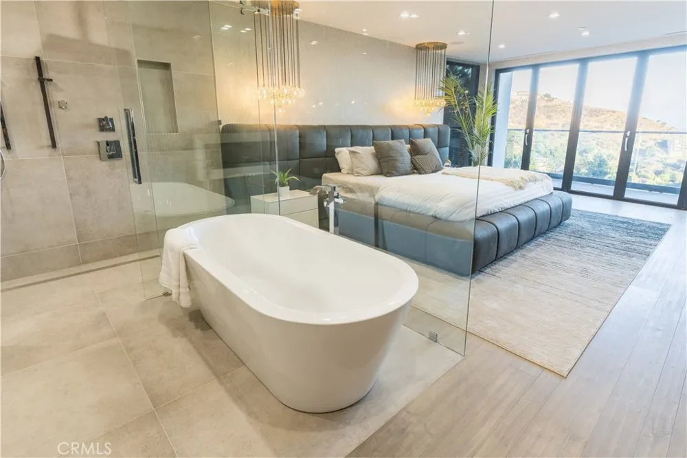 8148 Gould Avenue Hollywood Hills, CA 90046