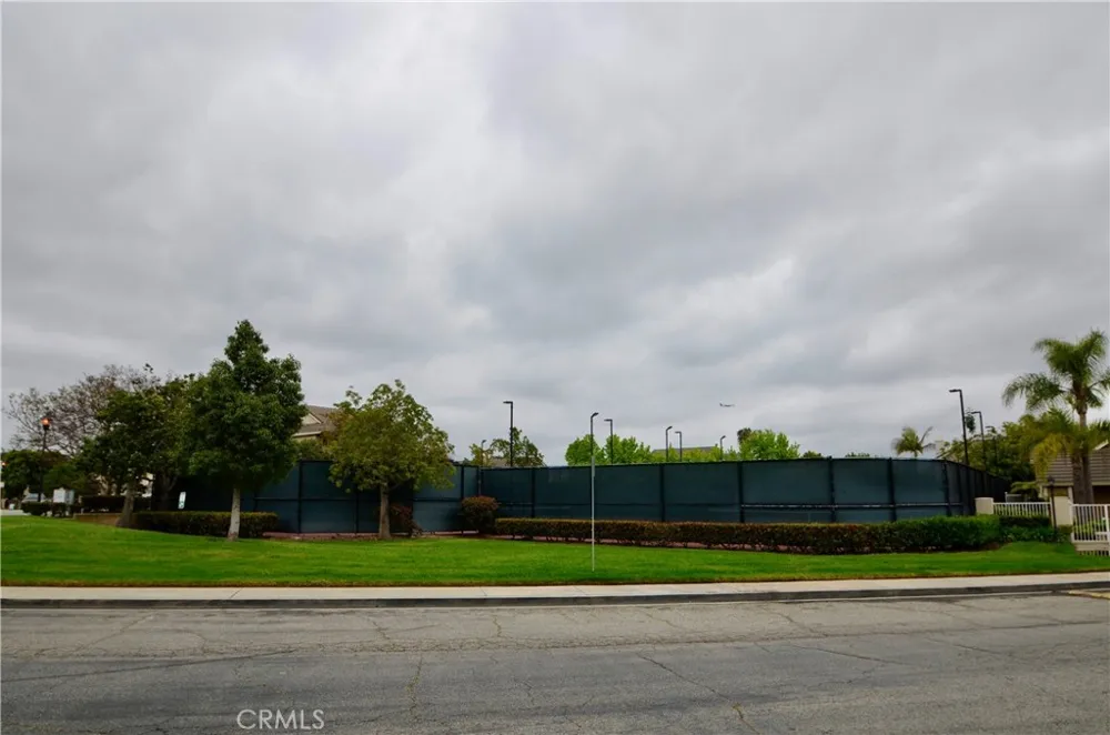 8712 Chessington Drive #255D Inglewood, CA 90305