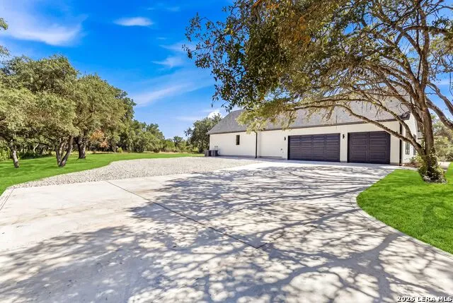 10005 Saxet Dr Boerne, TX 78006