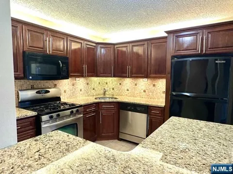 303 Linden Street 303