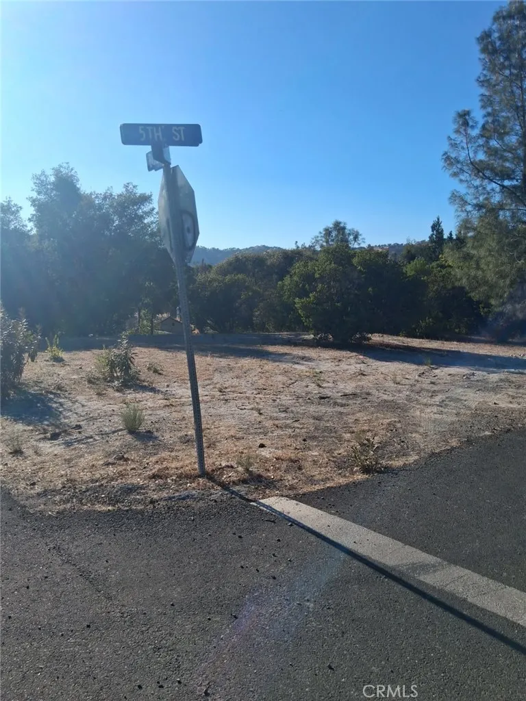 3193 5th Clearlake, CA 95422
