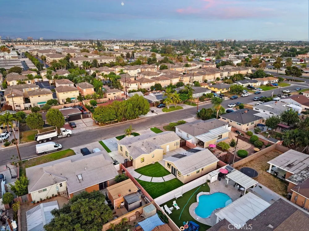 209 Dahlia Drive Anaheim, CA 92801