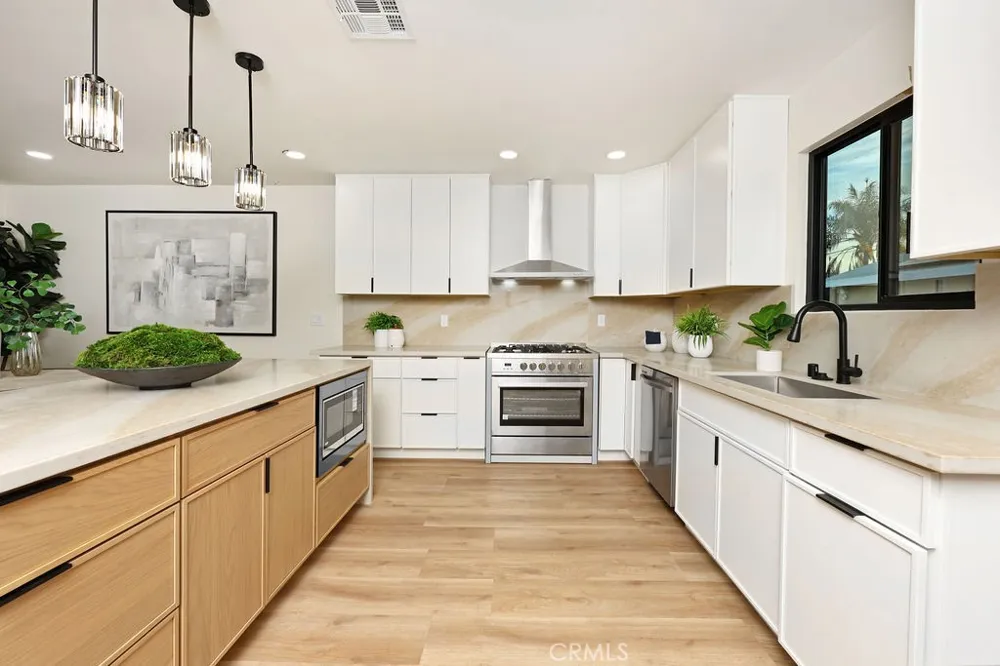 209 Dahlia Drive Anaheim, CA 92801