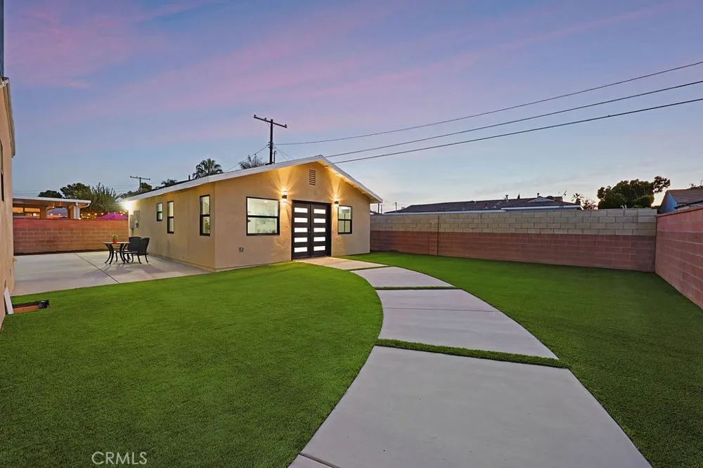209 Dahlia Drive Anaheim, CA 92801