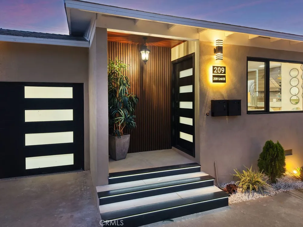 209 Dahlia Drive Anaheim, CA 92801