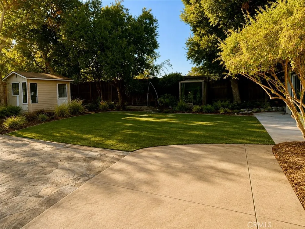 9625 Aqueduct North Hills, CA 91343