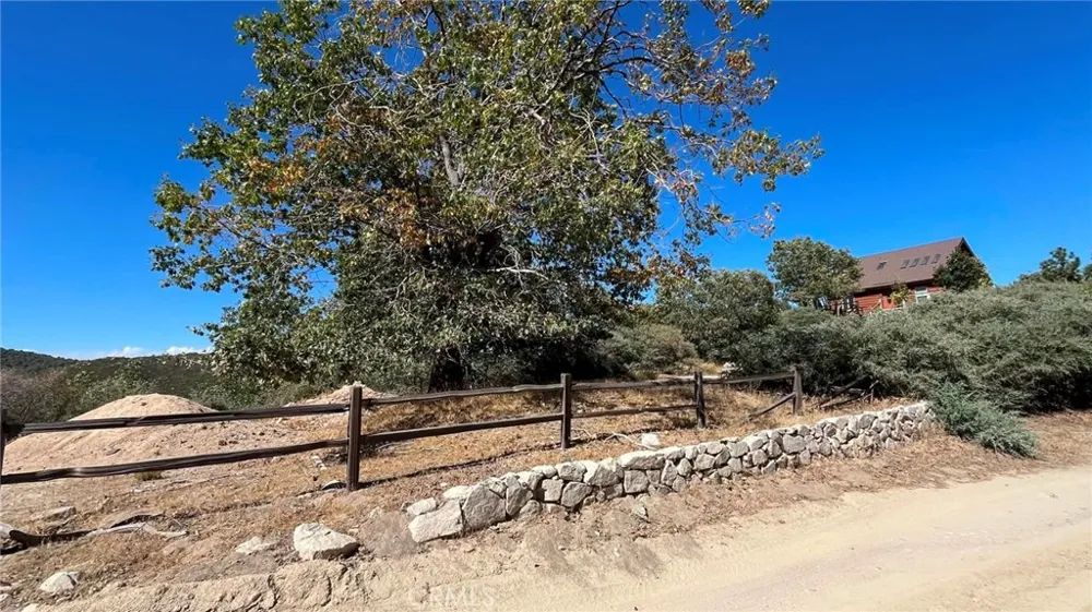 718 Cypress Road Cedar Glen, CA 92321