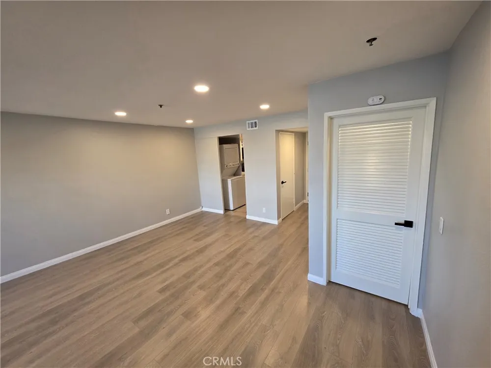 6545 Reseda Reseda, CA 91335