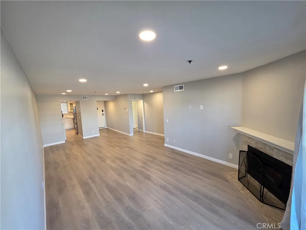 6545 Reseda Reseda, CA 91335