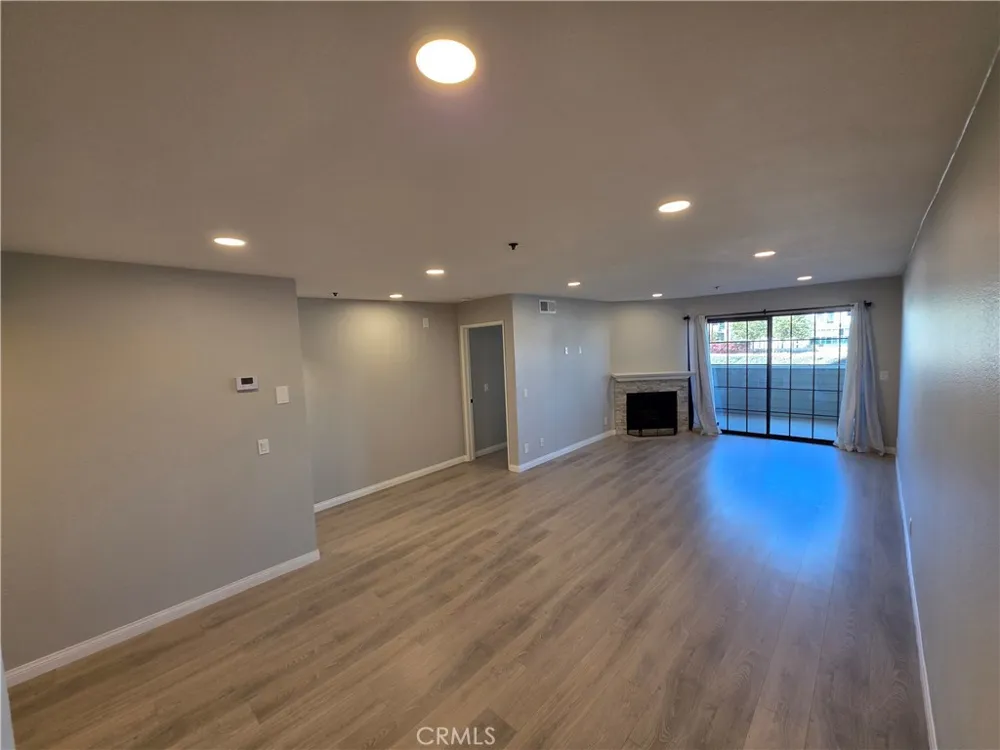 6545 Reseda Reseda, CA 91335