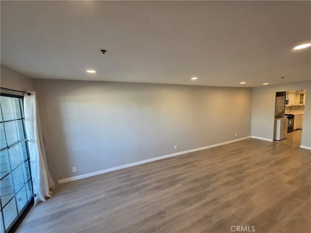 6545 Reseda Reseda, CA 91335