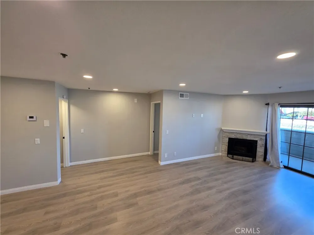 6545 Reseda Reseda, CA 91335