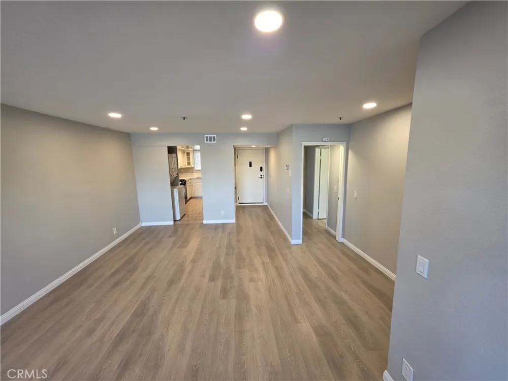 6545 Reseda Reseda, CA 91335