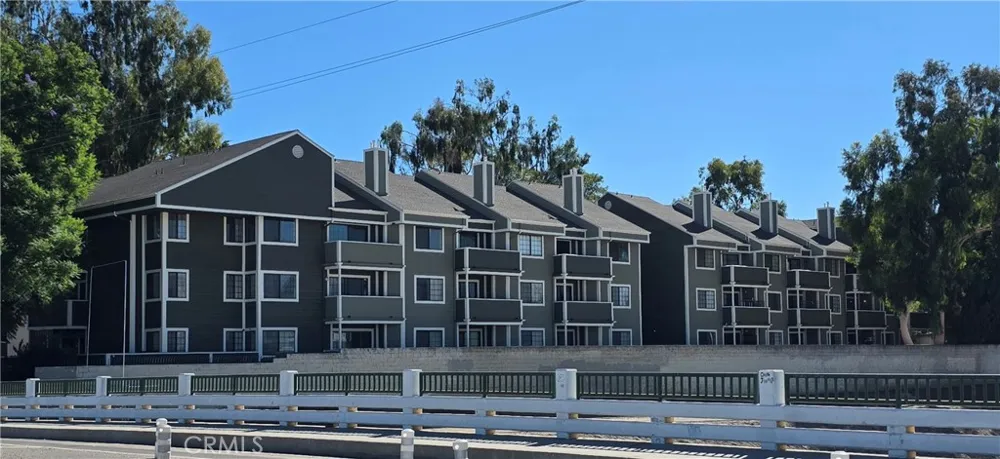 6545 Reseda Reseda, CA 91335