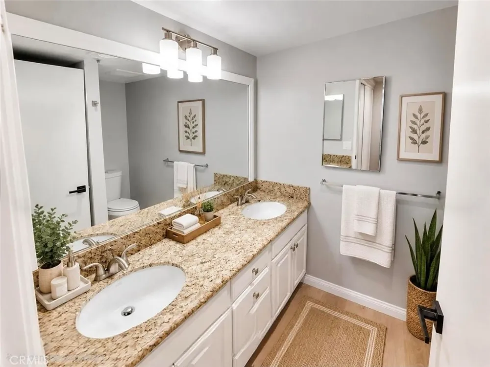 6545 Reseda #3 Reseda, CA 91335