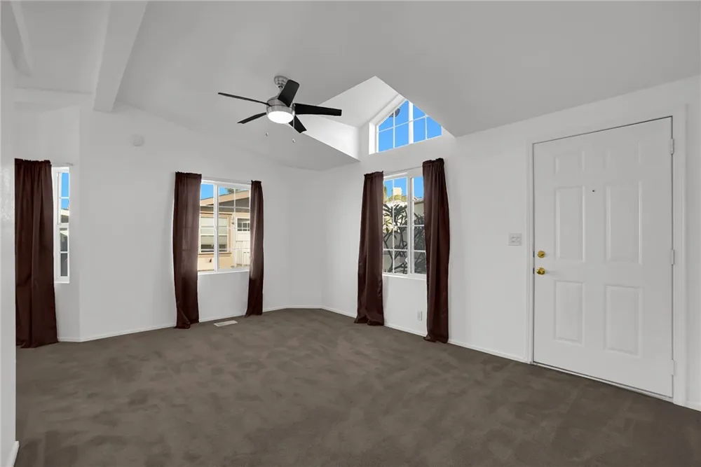 5200 Heil Avenue #28 Huntington Beach, CA 92649