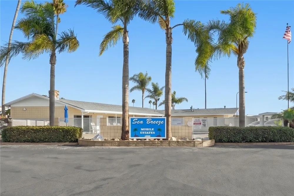 5200 Heil Avenue #28 Huntington Beach, CA 92649
