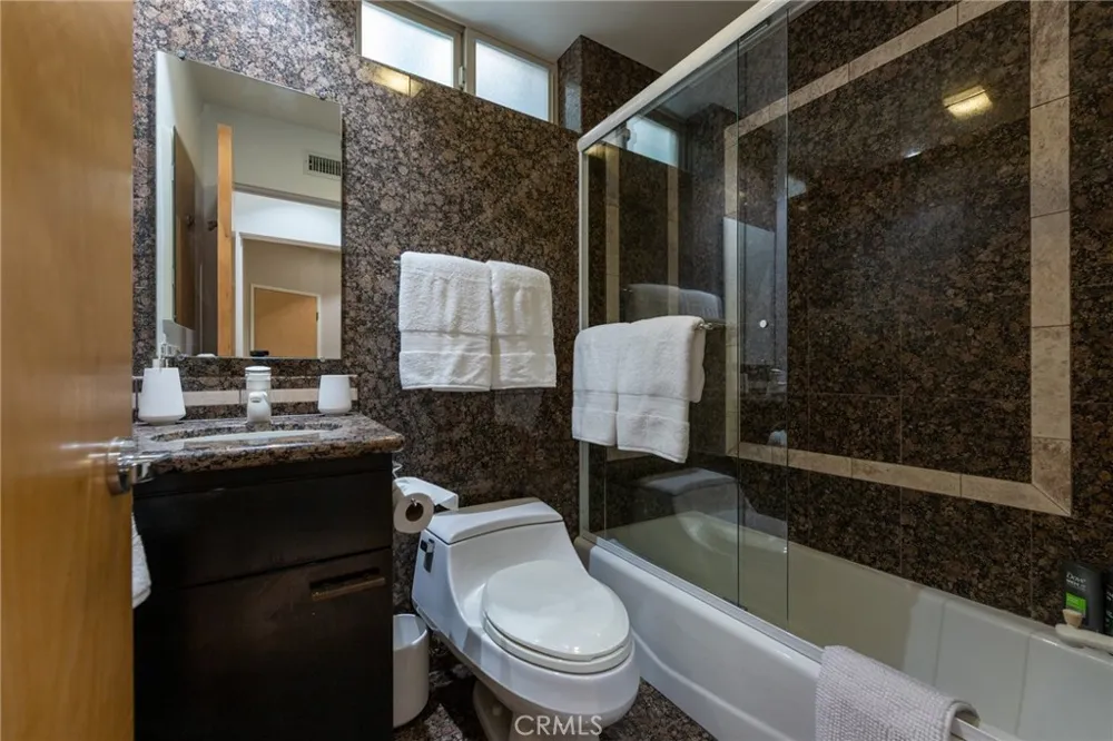 201 5th Manhattan Beach, CA 90266