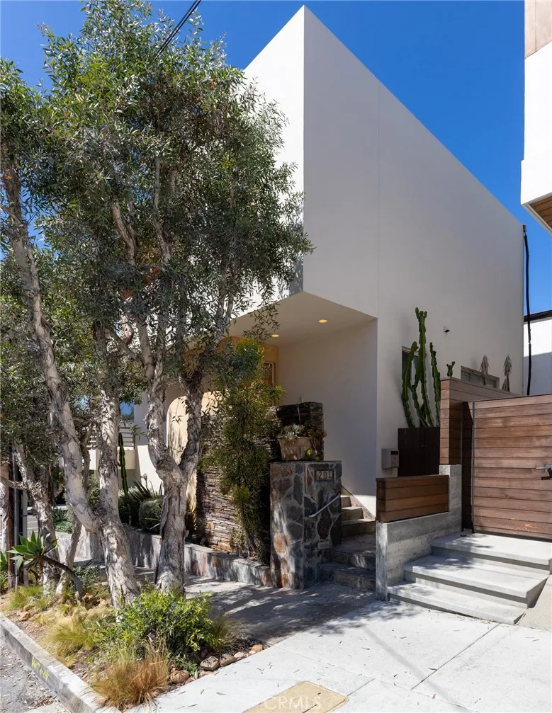 201 5th Manhattan Beach, CA 90266