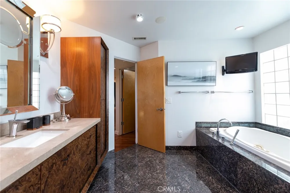 201 5th Manhattan Beach, CA 90266