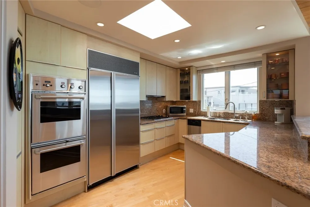 201 5th Manhattan Beach, CA 90266
