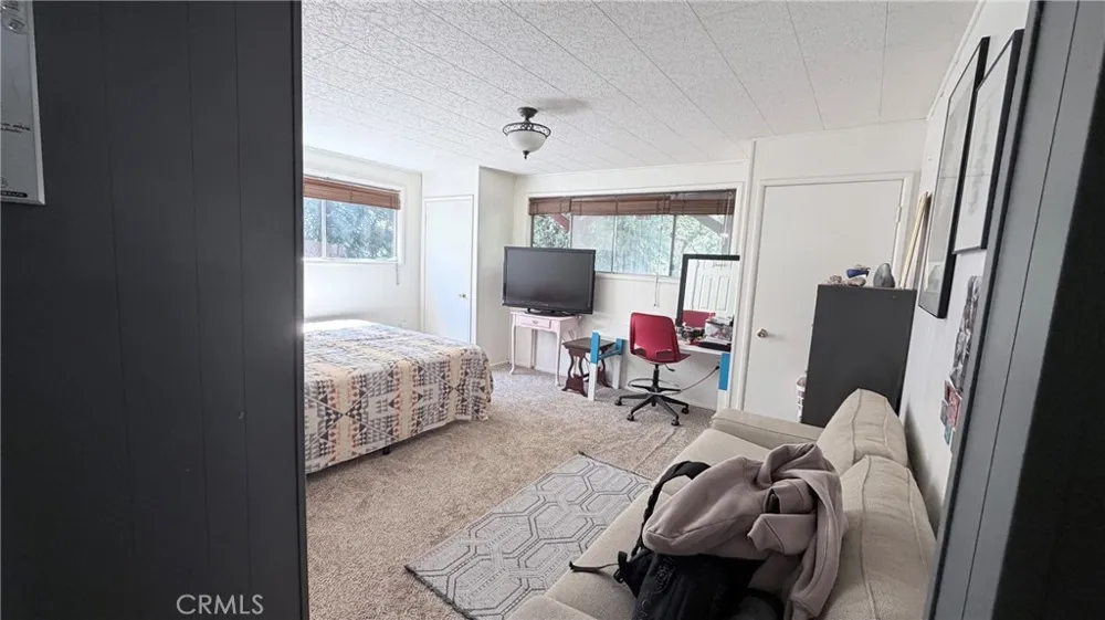 635 Acacia Dr Crestline, CA 92325