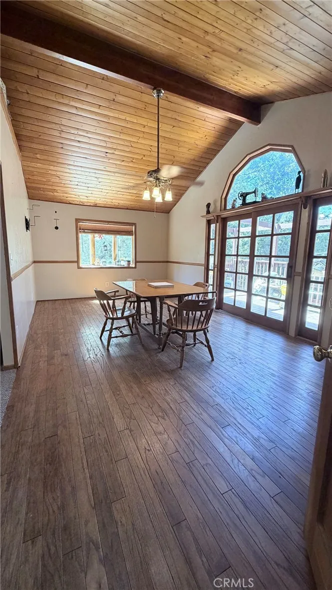 635 Acacia Dr Crestline, CA 92325