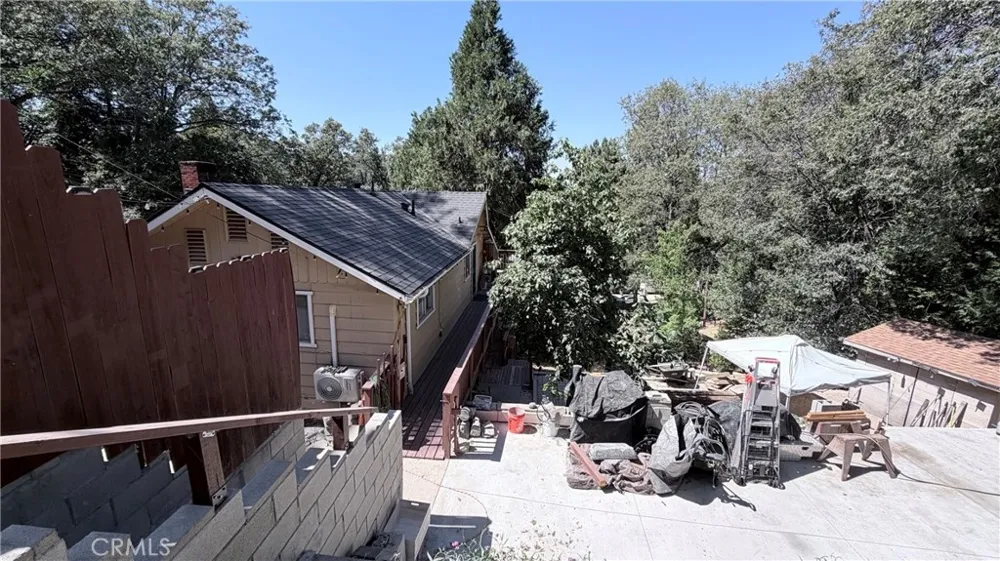 635 Acacia Dr Crestline, CA 92325
