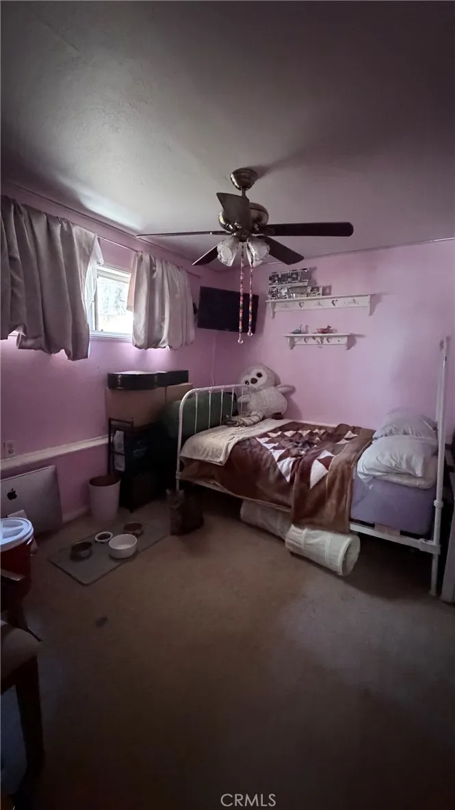 635 Acacia Dr Crestline, CA 92325