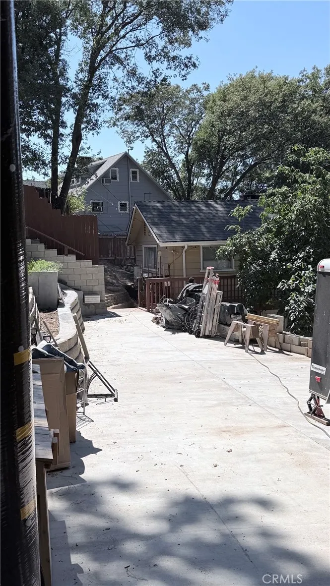 635 Acacia Dr Crestline, CA 92325