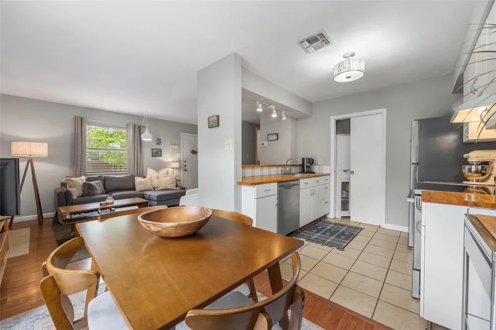 5616 Emerald Forest Drive #111 Austin, TX 78745